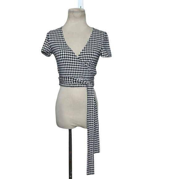 Forever 21 black white houndstooth short sleeves crop top size S - Picture 1 of 10